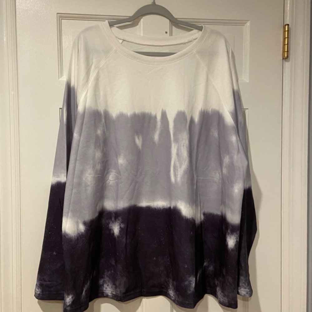 4X Crew Neck Ombre Sweatshirt in White and Gray